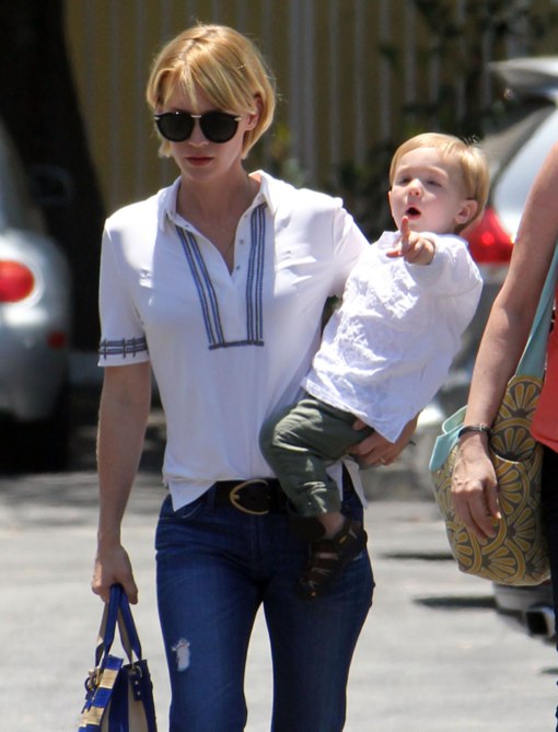 January Jones Lunches With Her Mom And Son | Celeb Baby Laundry