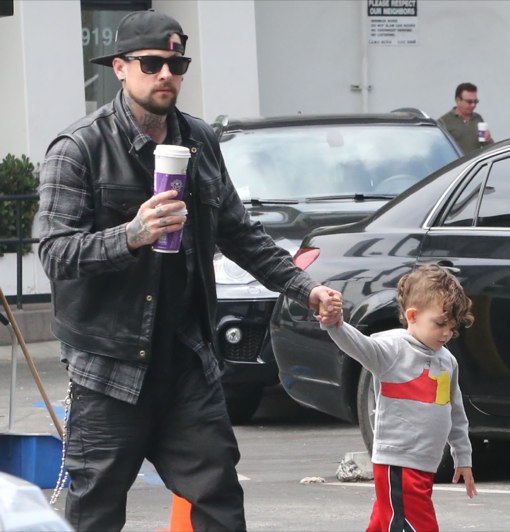 Exclusive… Joel Madden Takes His Kids Out On A Coffee Run Celeb Baby