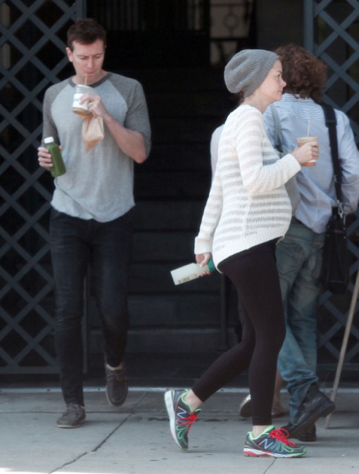 Exclusive… Pregnant Jaime King & Her Husband Grab Breakfast