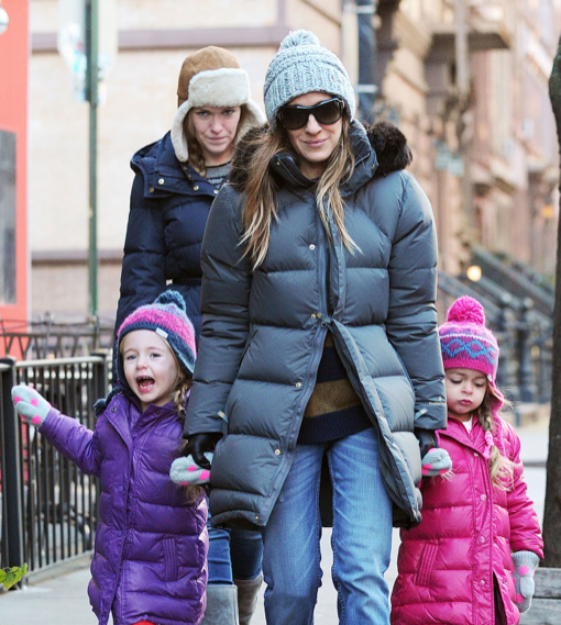 Sarah Jessica Parker Walks Her Daughters To School | Celeb Baby Laundry