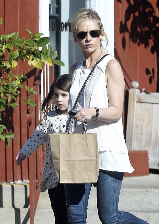Sarah Michelle Gellar & Charlotte Stop By the Country Mart | Celeb Baby ...