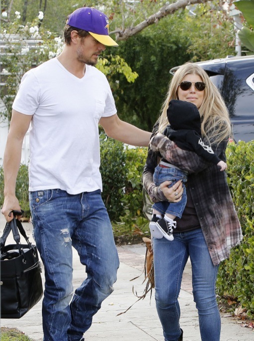 Josh, Axl & Fergie Visit Oliver Hudson In Brentwood | Celeb Baby Laundry