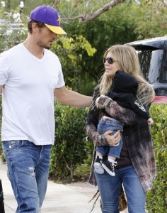 Josh, Axl & Fergie Visit Oliver Hudson In Brentwood ...