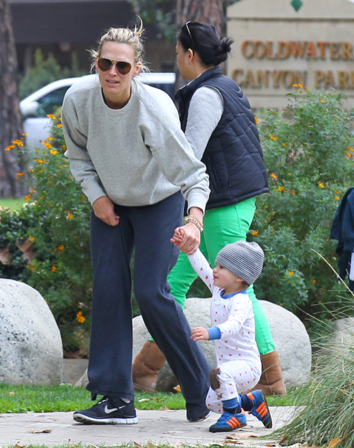 Molly Sims Enjoys The Park With Her Family | Celeb Baby Laundry