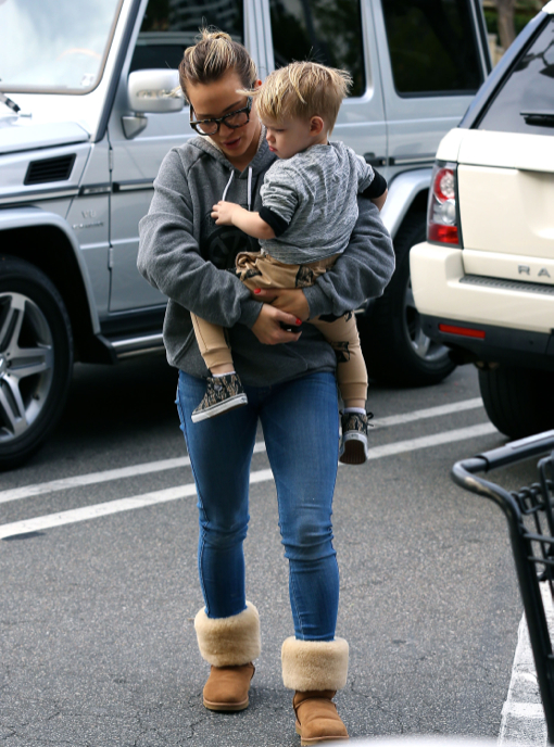 Hilary & Haylie Duff Shop At Gelson's | Celeb Baby Laundry