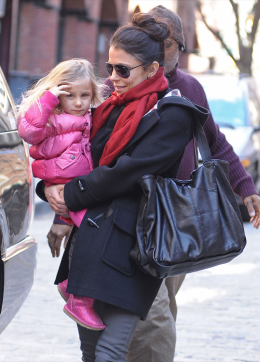 Bethenny Frankel Picking Up Bryn From School | Celeb Baby Laundry