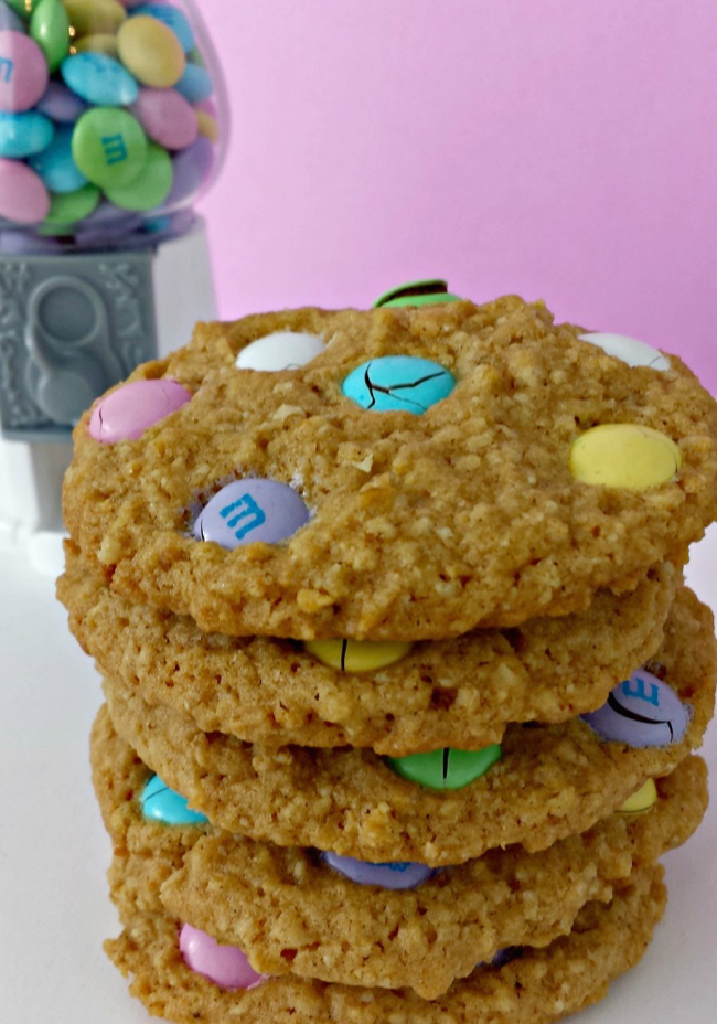 Oatmeal Cookies with Easter M&M Candies | Celeb Baby Laundry