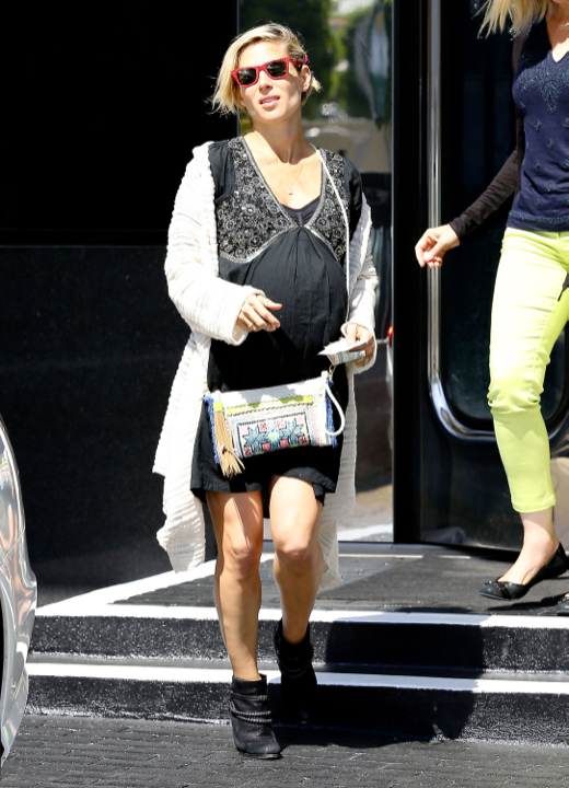 Semi-Exclusive… Pregnant Elsa Pataky Heads To The Doctor’s Office ...