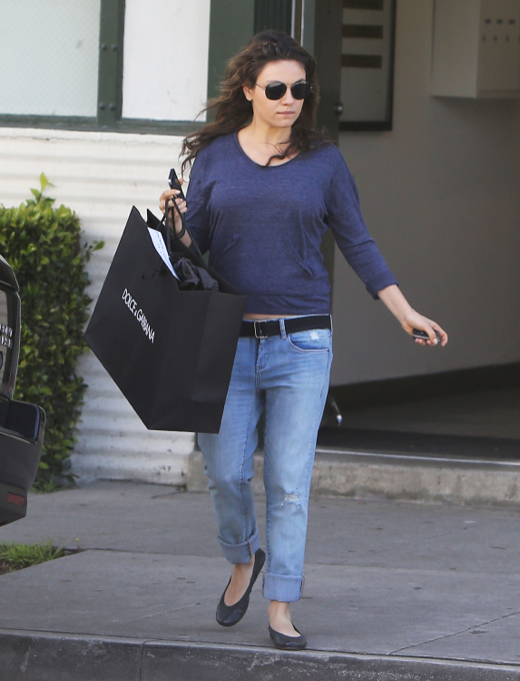 Semi-Exclusive… Pregnant Mila Kunis Shopping In Beverly Hills | Celeb ...