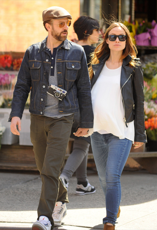 Pregnant Olivia Wilde & Jason Sudeikis Out For A Stroll In NYC | Celeb ...