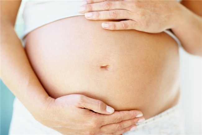 Natural Ways to Fade Stretch Marks After Childbirth