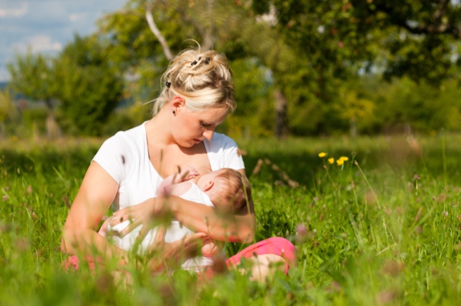 How Breastfeeding Brings Mom and Baby Closer