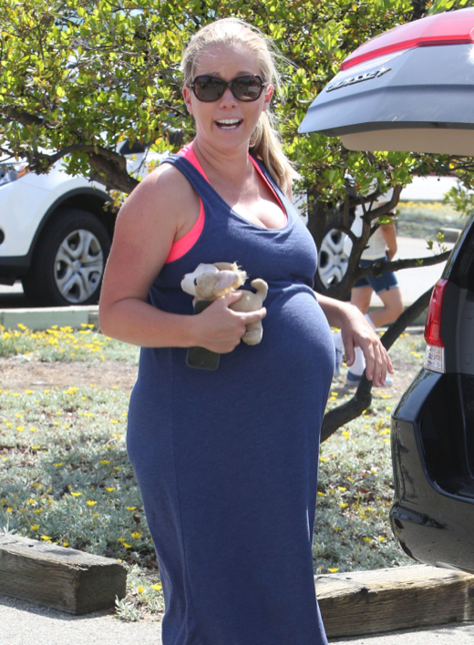 Pregnant Kendra Wilkinson Enjoys Her Son’s Soccer Game | Celeb Baby Laundry