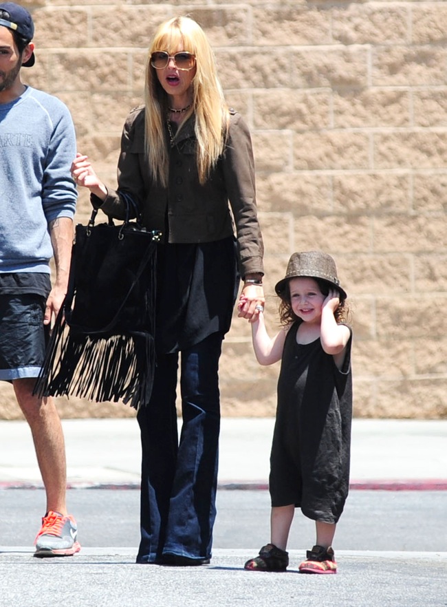 Rachel Zoe & Family Out For Lunch At Hugo’s | Celeb Baby Laundry