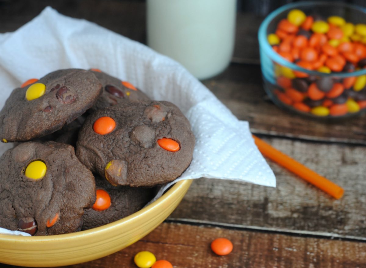 Reese's Pieces Chocolate Cookies | Celeb Baby Laundry