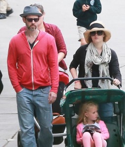 Amy Adams & Darren Le Gallo Visit the Zoo With Aviana | Celeb Baby Laundry