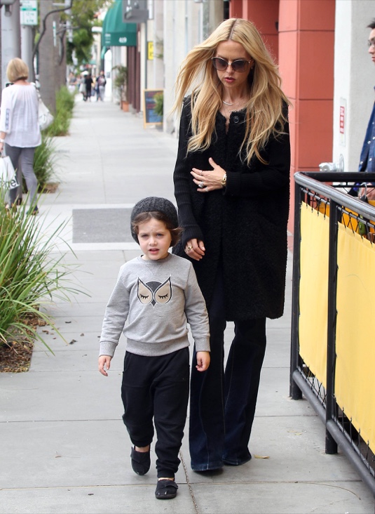 Rachel Zoe Stops By Coffee Bean With Her Son | Celeb Baby Laundry