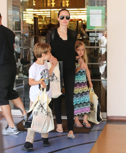 Angelina Jolie Takes Her Kids Shopping For Books | Celeb Baby Laundry