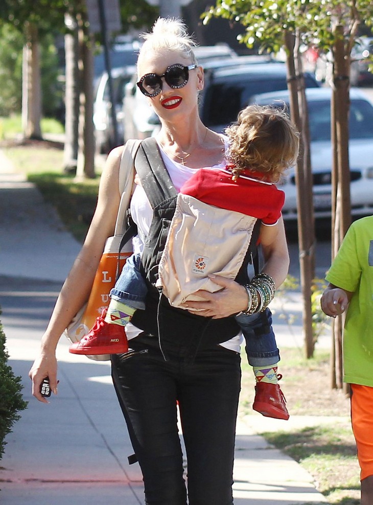 Gwen Stefani Takes Her Boys To Church | Celeb Baby Laundry