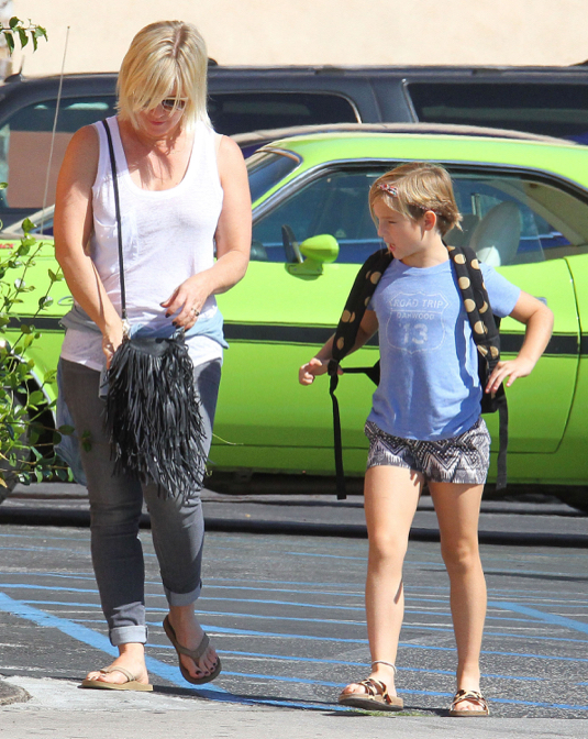 Jennie Garth & Dave Abrams Take Her Daughter Out For Lunch | Celeb Baby ...