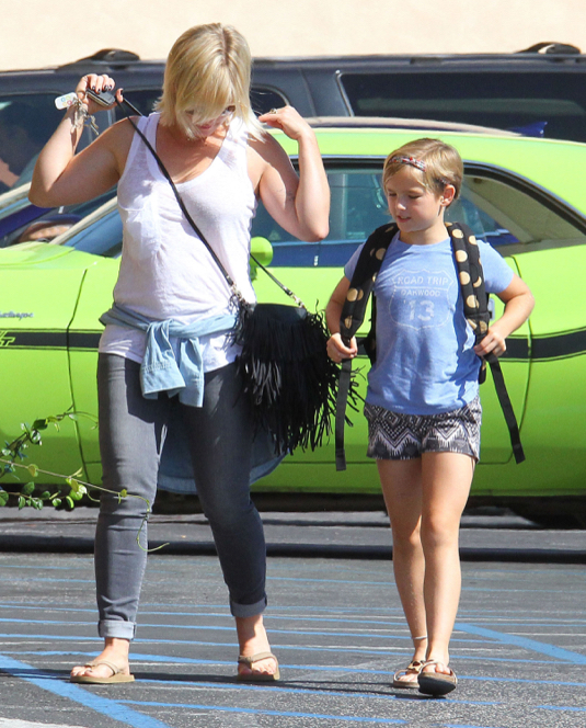 Jennie Garth & Dave Abrams Take Her Daughter Out For Lunch | Celeb Baby ...