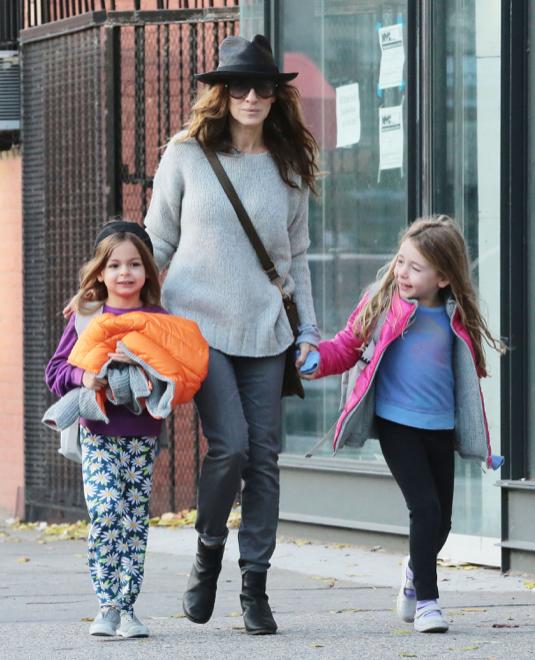 Sarah Jessica Parker Out In NYC With Her Daughters | Celeb Baby Laundry