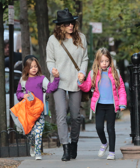 Sarah Jessica Parker Out In NYC With Her Daughters | Celeb Baby Laundry