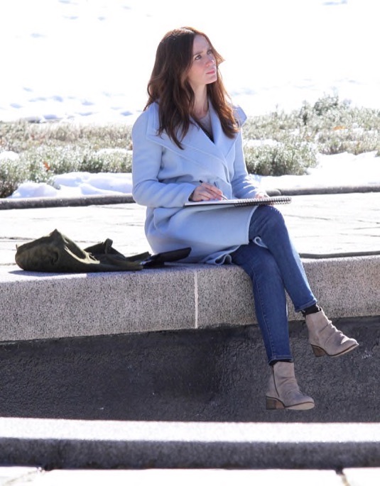 emily-blunt-pregnant-filming9 | Celeb Baby Laundry
