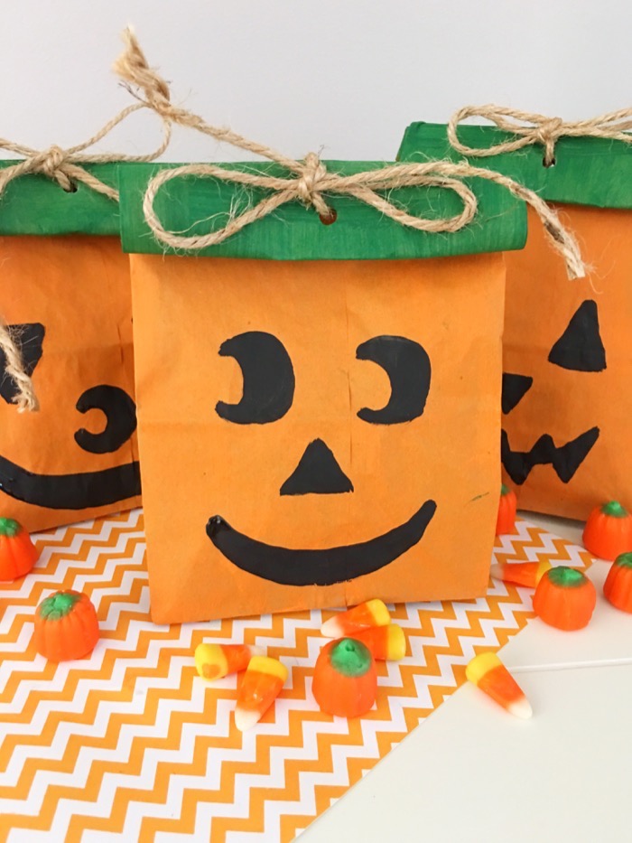 Make Your Own Halloween Pumpkin Treat Bag | Celeb Baby Laundry