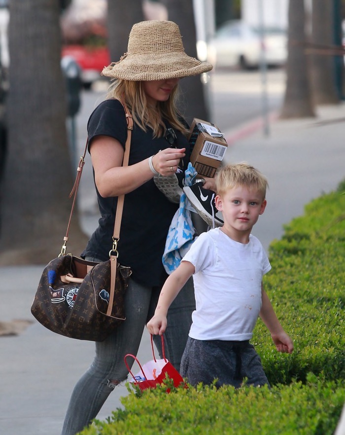Hillary Duff Visits her Boyfriend With Luca