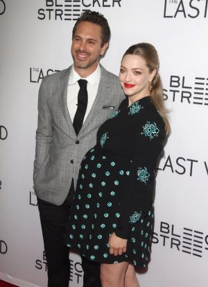 Pregnant Amanda Seyfried Graces The Last Word Red Carpet | Celeb Baby ...