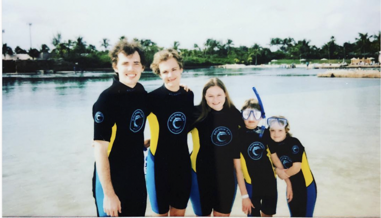 Maura West Shares A Family Photo From Bahamas Vacation