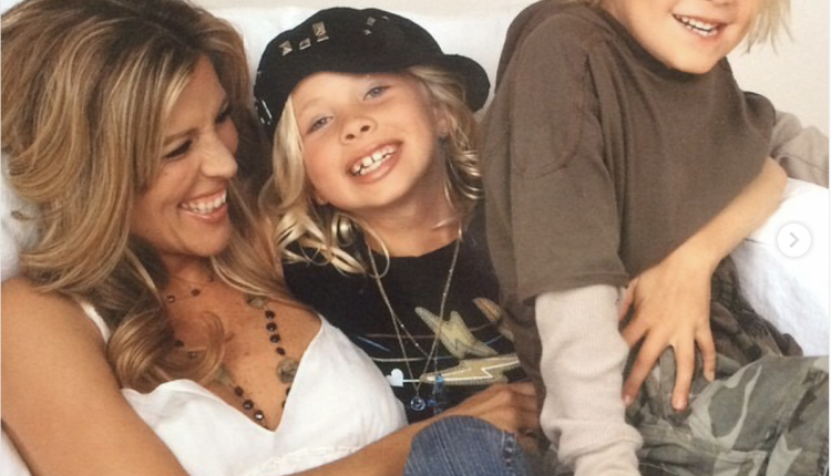 General Hospital Star Laura Wright Shares Sweet Snap Of Her Babies!