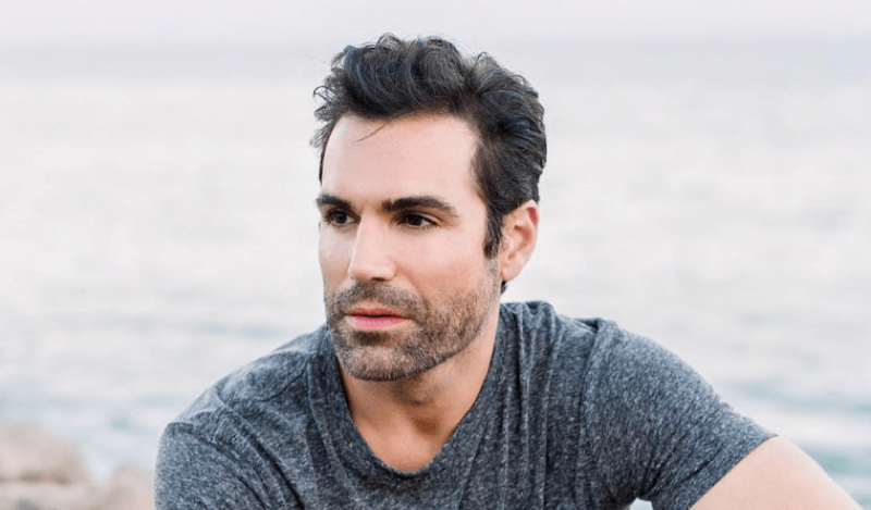 The Young And The Restless: Rey Rosales (Jordi Vilasuso).