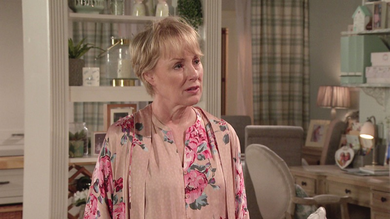 Sally Metcalfe (Sally Dynevor)