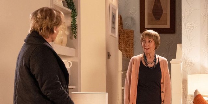 Coronation Street: Sally Metcalfe (Sally Dynevor) and Elaine Jones (Paula Wilcox)