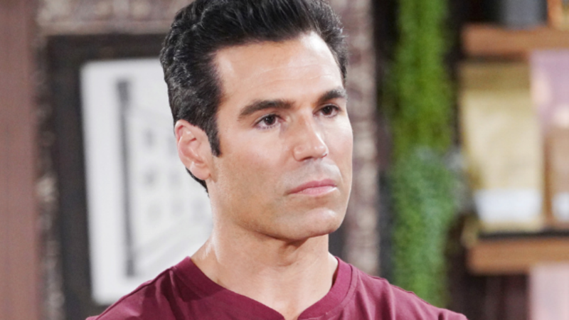 The Young And The Restless: Rey Rosales (Jordi Vilasuso)