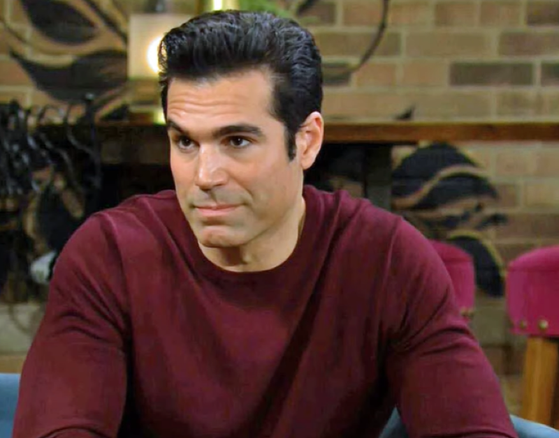 The Young and The Restless: Rey Rosales (Jordi Vilasuso)