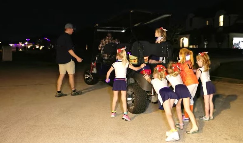 OutDaughtered Quints Trick Or Treating Goes Wrong On Halloween