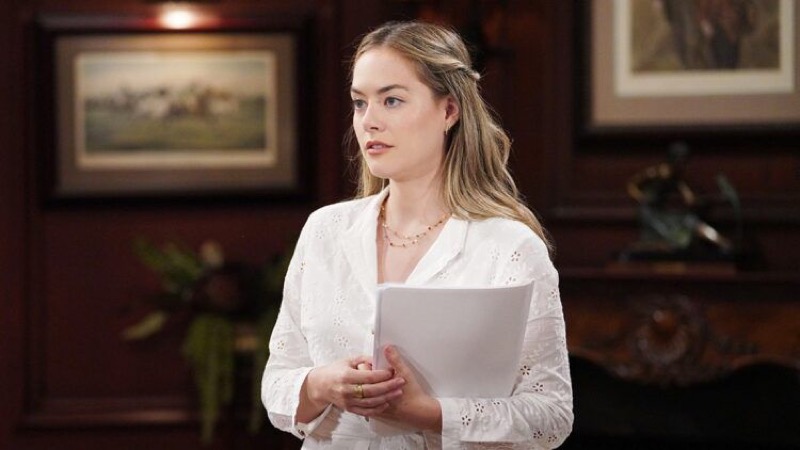 The Bold And The Beautiful: Hope Logan (Annika Noelle)