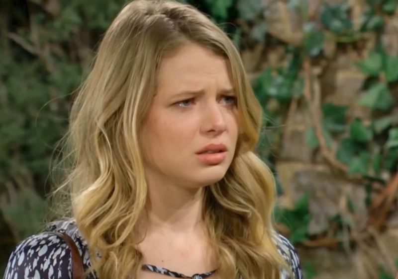 The Young And The Restless: Summer Newman (Alison Lanier)