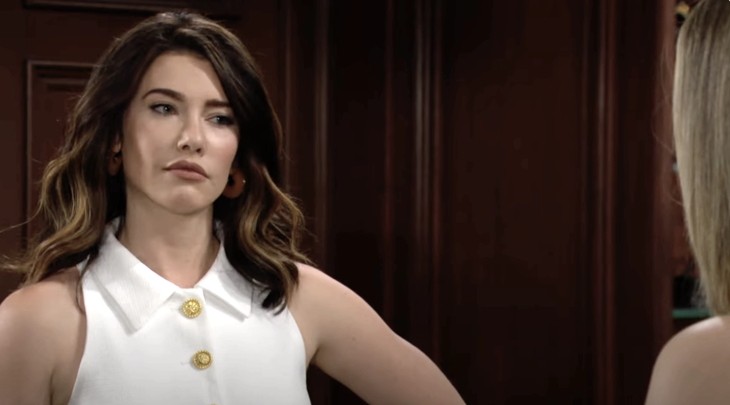 The Bold and The Beautiful: Steffy Forrester (Jaqueline MacInnes Wood) and Hope Logan (Annika Noelle)