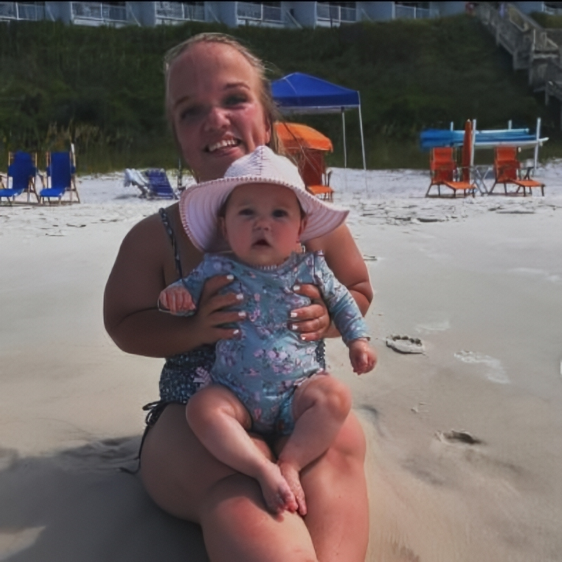 Leighton Bolden and Liz Johnston at the beach - Instagram