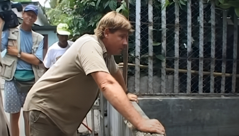 Steve Irwin- The Crocodile Hunter - YouTube