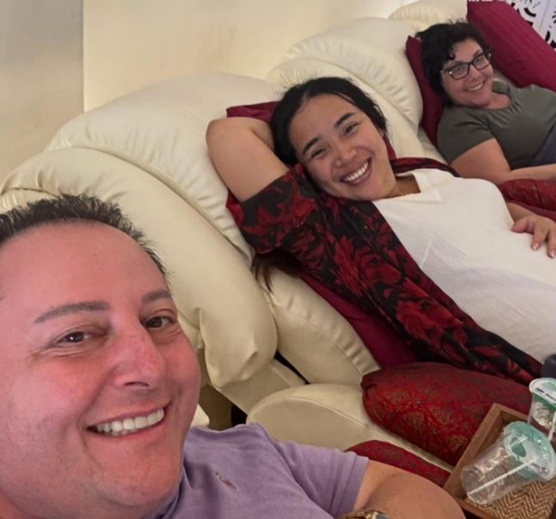 90 Day Fiance Stars David Toborowsky And Annie Suwan With Leigh In A Thailand Spa - Instagram