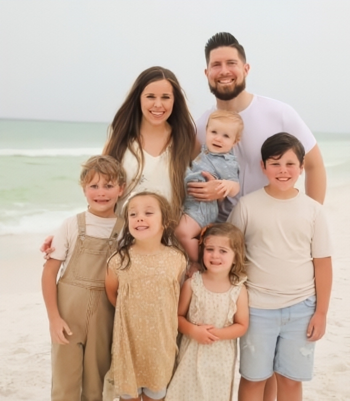 Jessa Seewald and Ben With Their Five Kids - Instagram