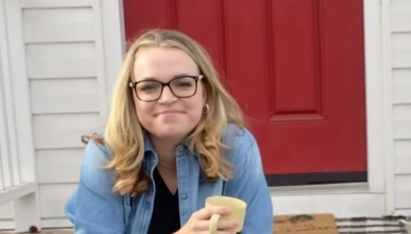 TLC Star Maddie Brown Brush - Instagram