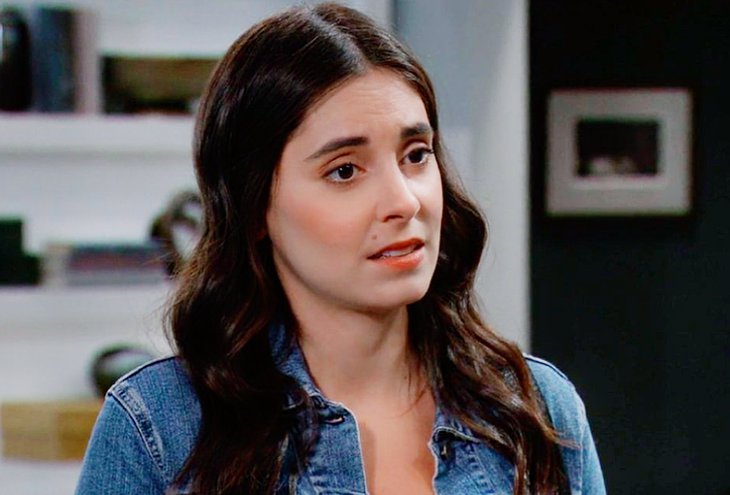 General Hospital: Molly Lansing Davis (Kristen Vagnos)