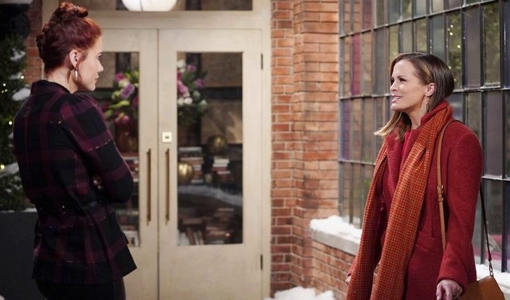 The Young and The Restless: Sally Spectra (Courtney Hope) and Chelsea Lawson (Melissa Claire Egan)