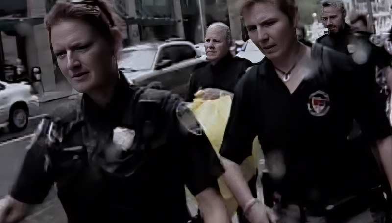 Don't F**K with Cats - Netflix - YouTube